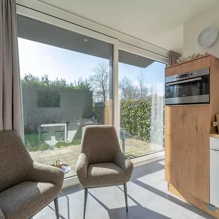 Apartman Alluring Beachside With Garden Sint Maartensvlotbrug